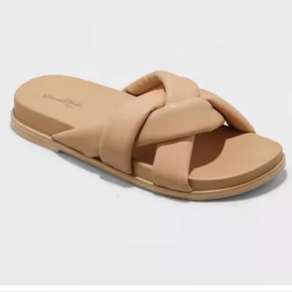 NWT Universal thread Colette flat sandals tan size 6